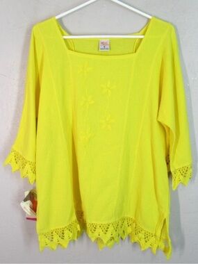 Manta del Lago 100% Cotton Hand Embroidered Crochet-Hem Top, 
Size G, Large